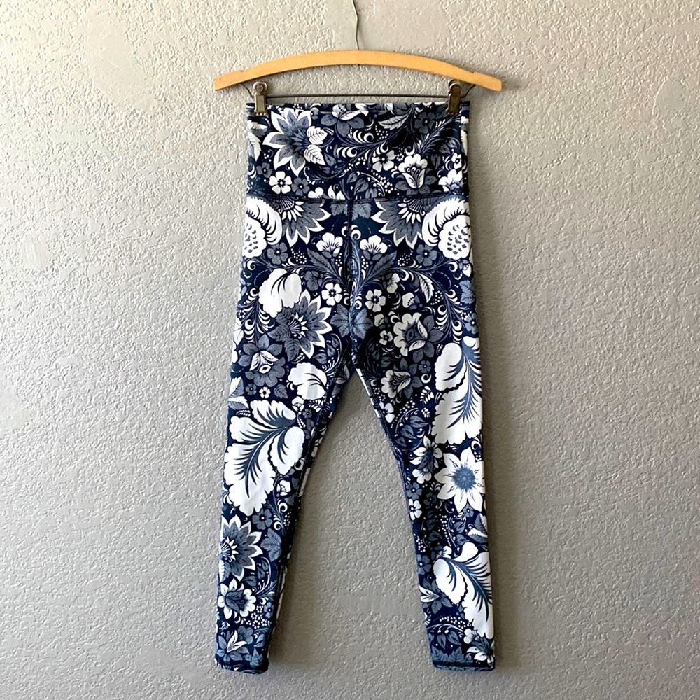 Workout leggings or lounge wear, Sized Small